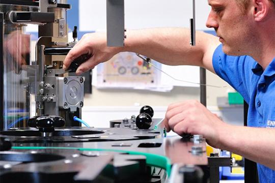 Beratungsleistungen - Installation - Ausbilden